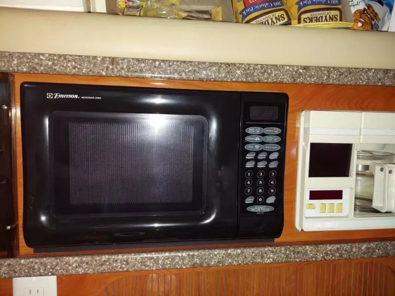 2004 Rinker 342 Fiesta Vee