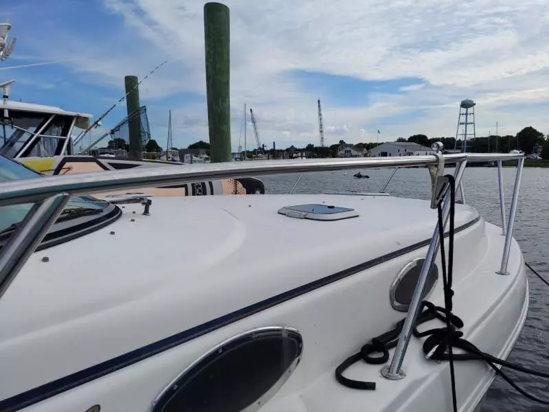 2004 Rinker 342 Fiesta Vee