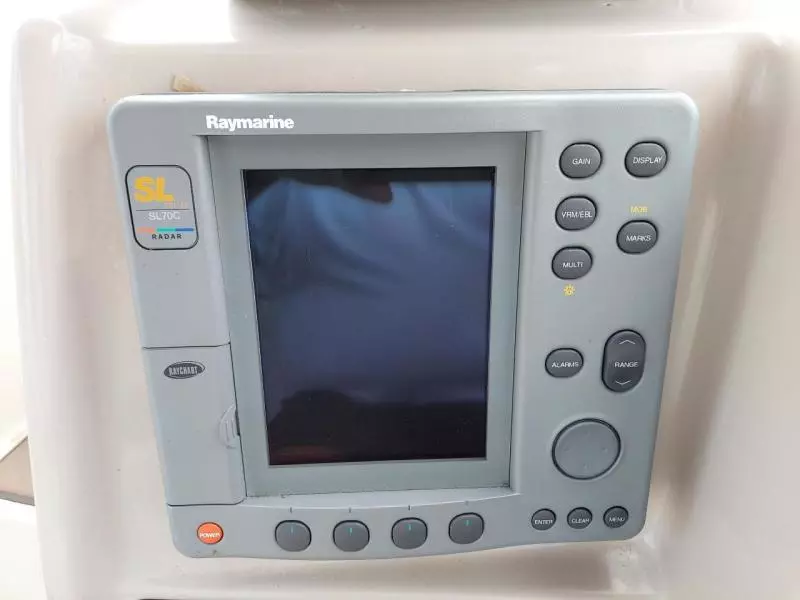 2004 Rinker 342 Fiesta Vee