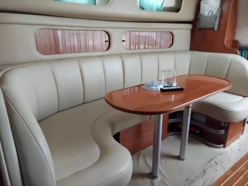 2004 Rinker 342 Fiesta Vee