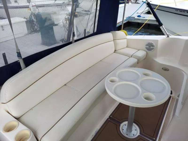 2004 Rinker 342 Fiesta Vee