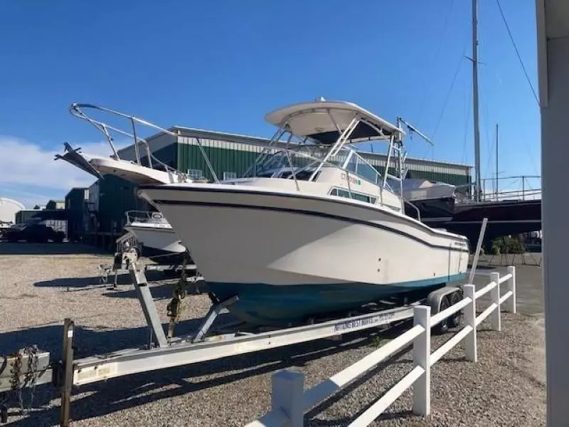 2000 Grady-White 268 Islander