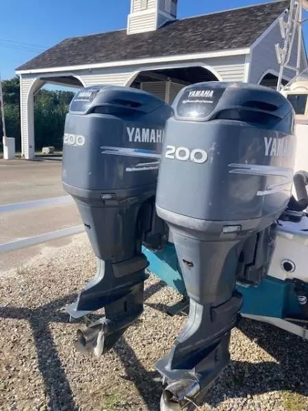 2000 Grady-White 268 Islander