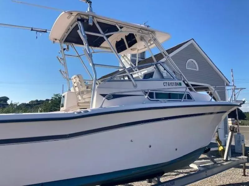 2000 Grady-White 268 Islander