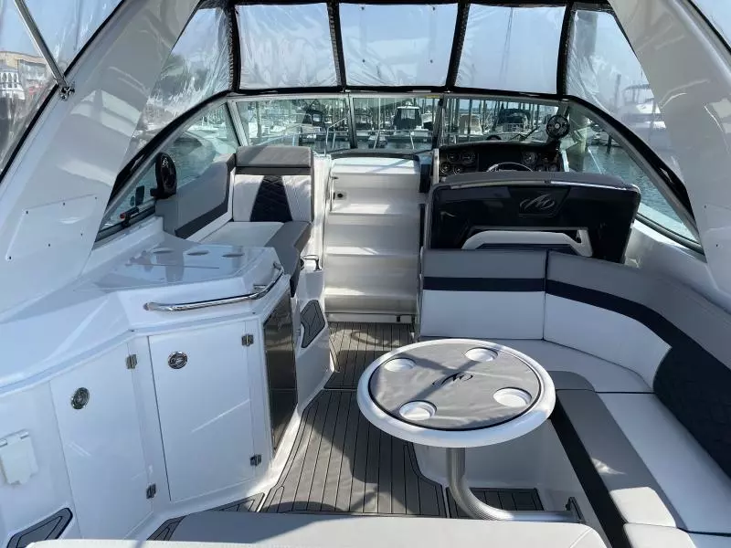 2021 Monterey Sport Yacht