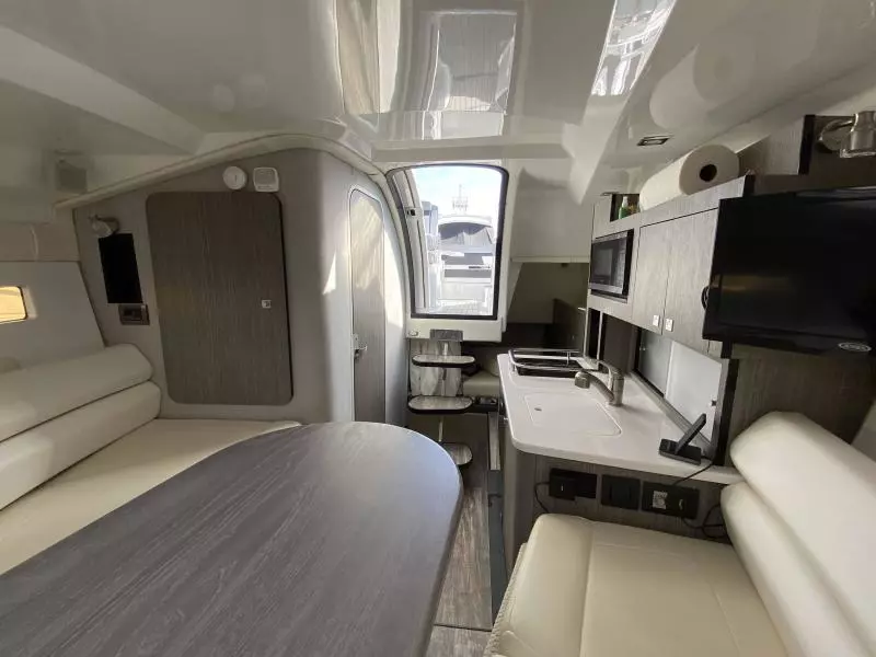 2021 Monterey Sport Yacht