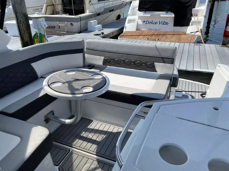 2021 Monterey Sport Yacht