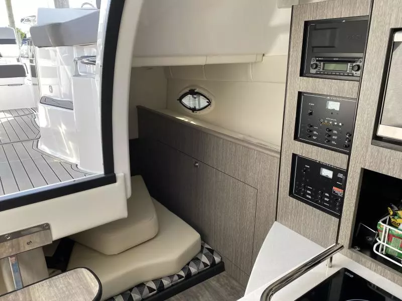 2021 Monterey Sport Yacht