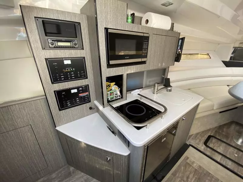 2021 Monterey Sport Yacht