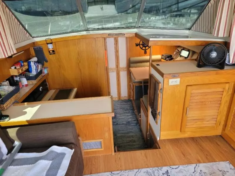 1986 Silverton Flybridge Convertible