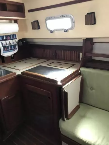 1986 Island Packet 27