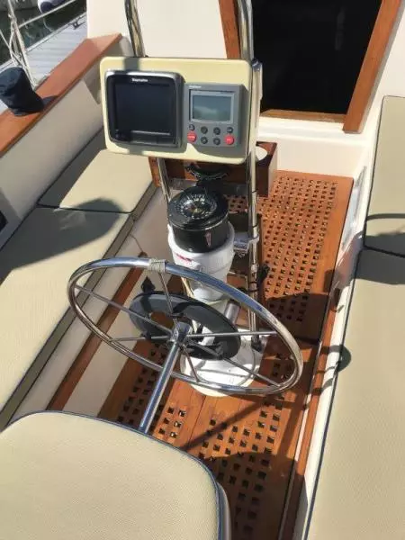 1986 Island Packet 27