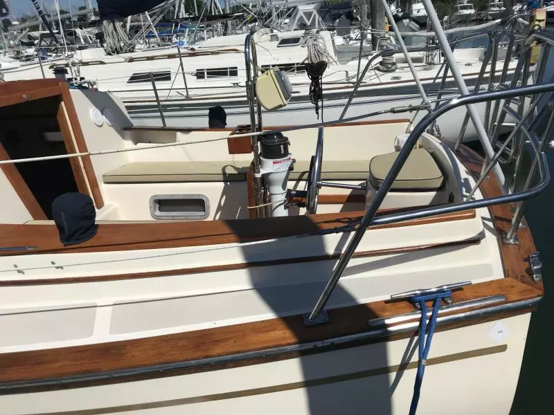 1986 Island Packet 27