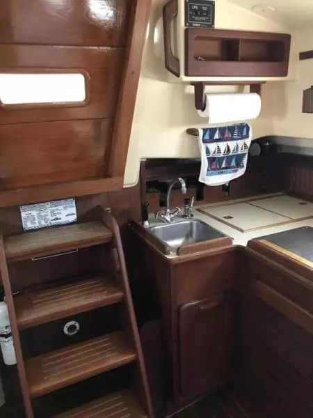 1986 Island Packet 27