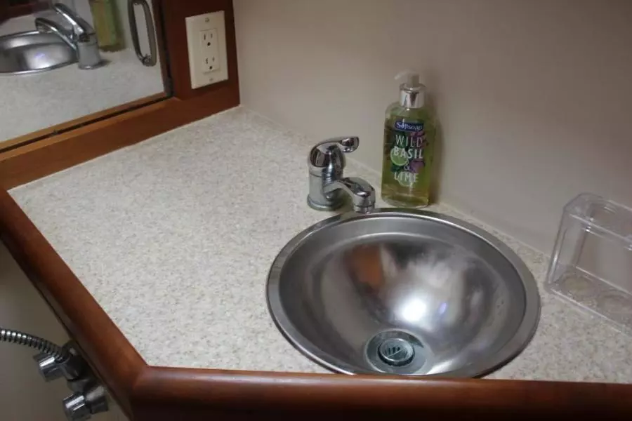 2006 Mainship 34 Pilot Sedan Rum Runner