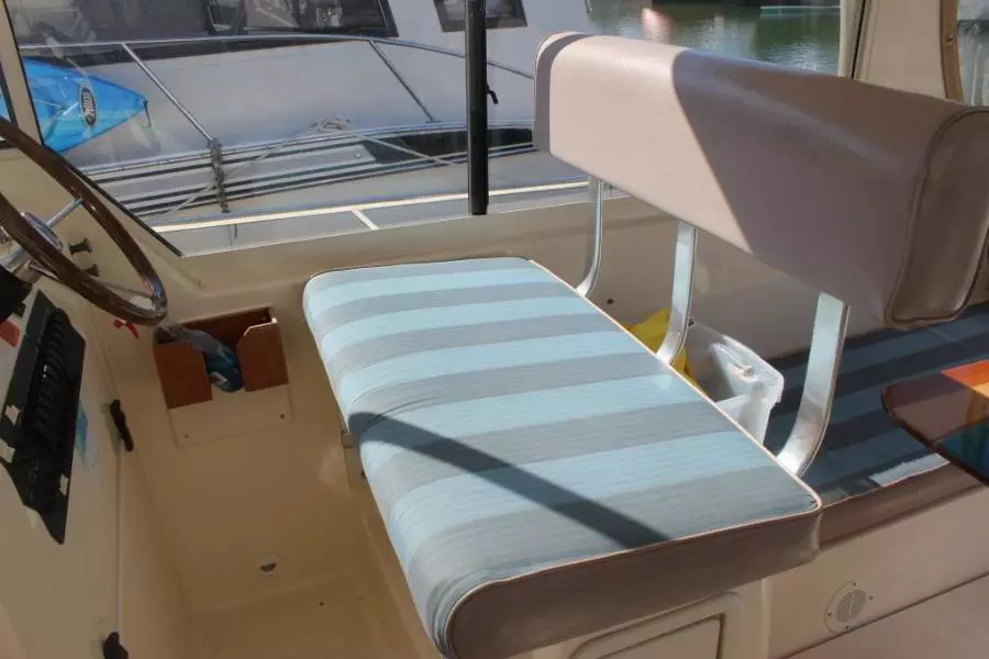 2006 Mainship 34 Pilot Sedan Rum Runner