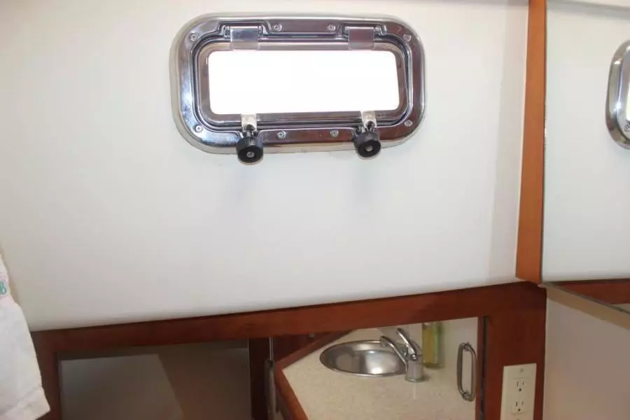 2006 Mainship 34 Pilot Sedan Rum Runner