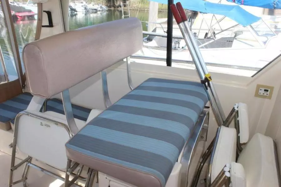 2006 Mainship 34 Pilot Sedan Rum Runner