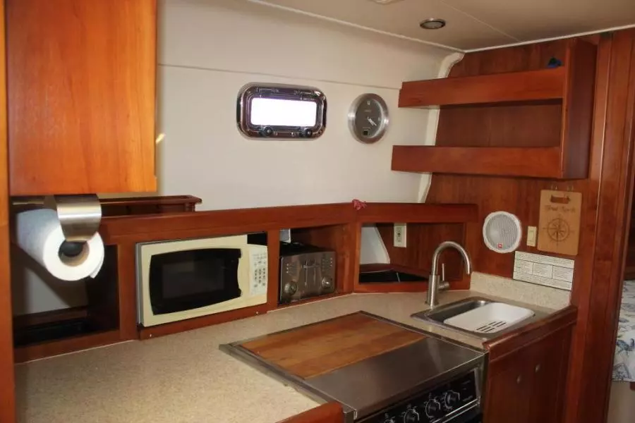 2006 Mainship 34 Pilot Sedan Rum Runner