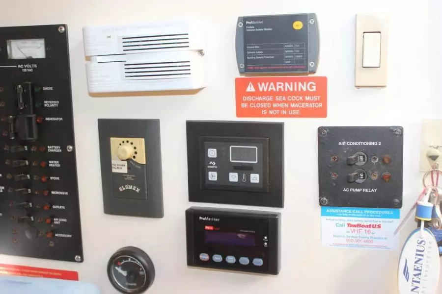 2006 Mainship 34 Pilot Sedan Rum Runner