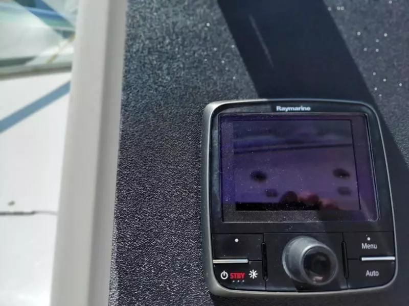 2010 Regulator 30' Express