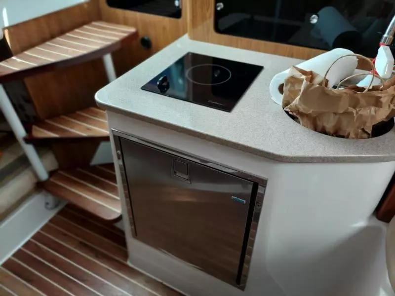 2010 Regulator 30' Express