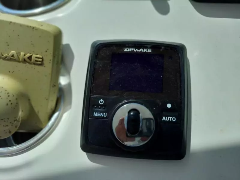 2010 Regulator 30' Express