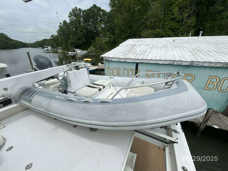 58' West Bay teender1