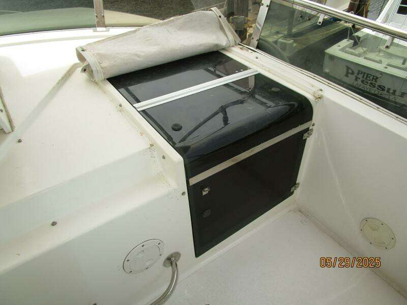 58' West Bay flybridge-pilothouse hatch