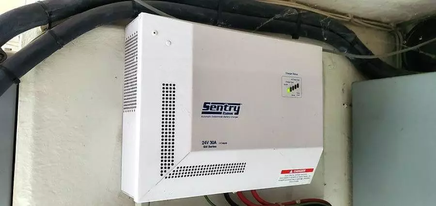 58' West Bay battery charger1