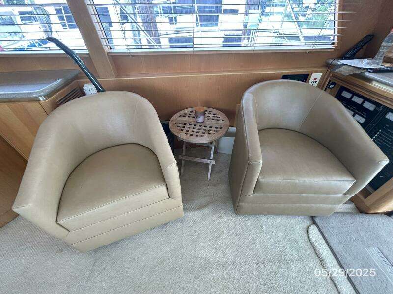 58' West Bay salon starboard seating