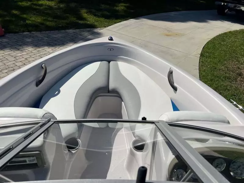 2005 Tahoe T18 Ski Boat
