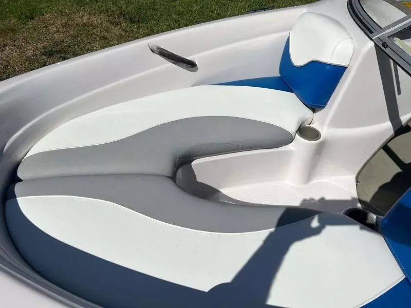 2005 Tahoe T18 Ski Boat
