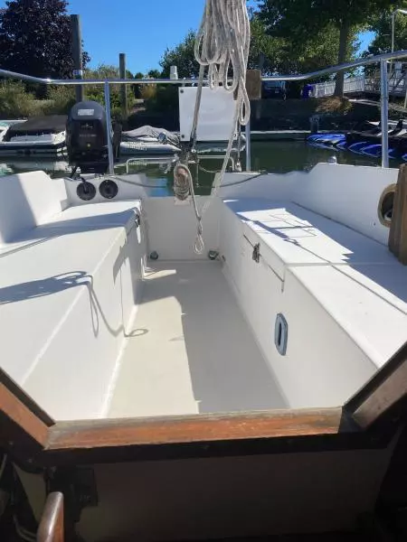 1982 Catalina 25