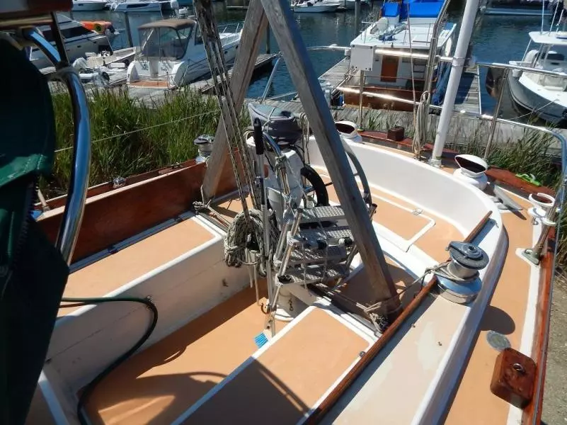 1976 Heritage Yacht Intrepid 35