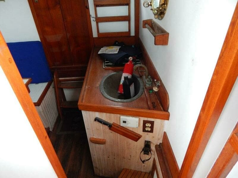 1983 Crosby Cruising Tug