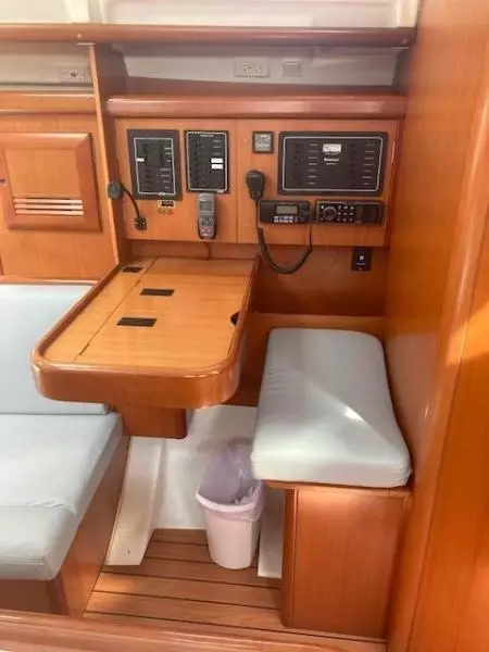 2007 Beneteau 373