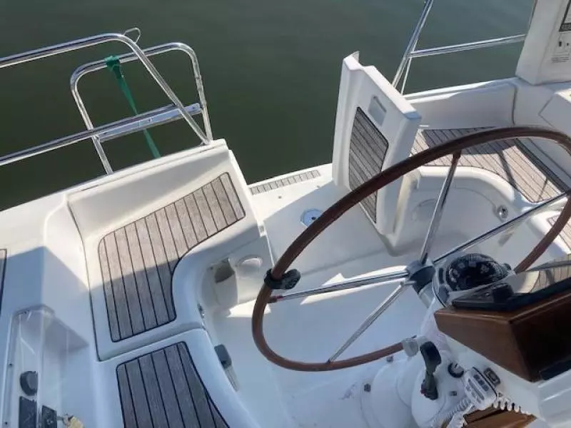 2007 Beneteau 373