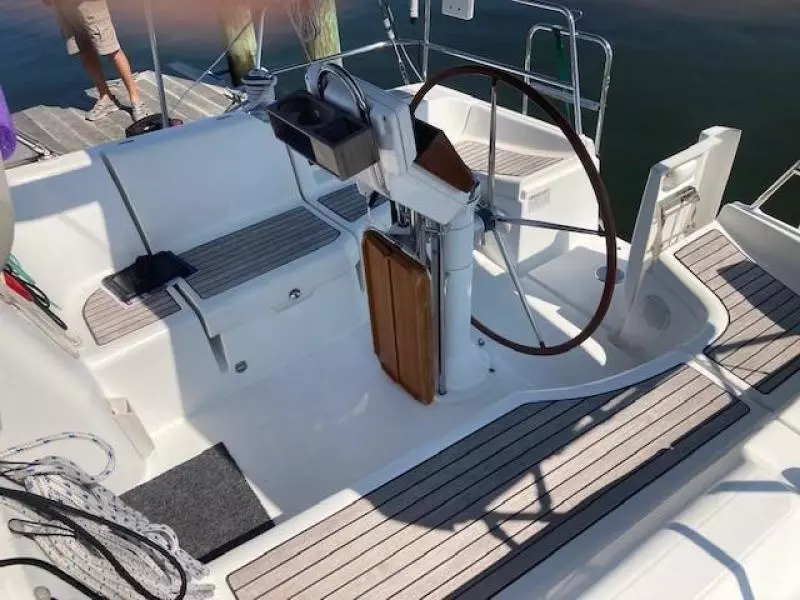 2007 Beneteau 373