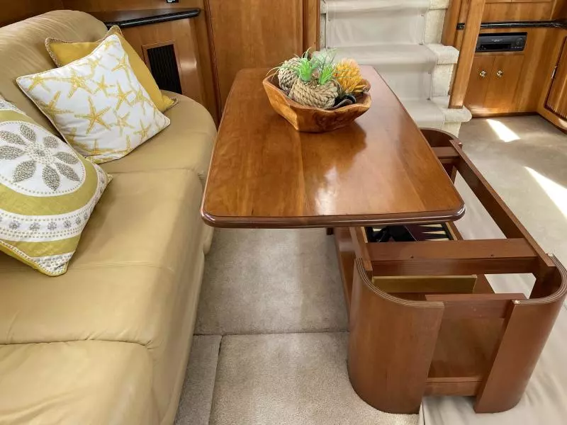 2001 Carver 396 Motor Yacht