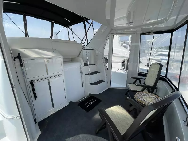 2001 Carver 396 Motor Yacht