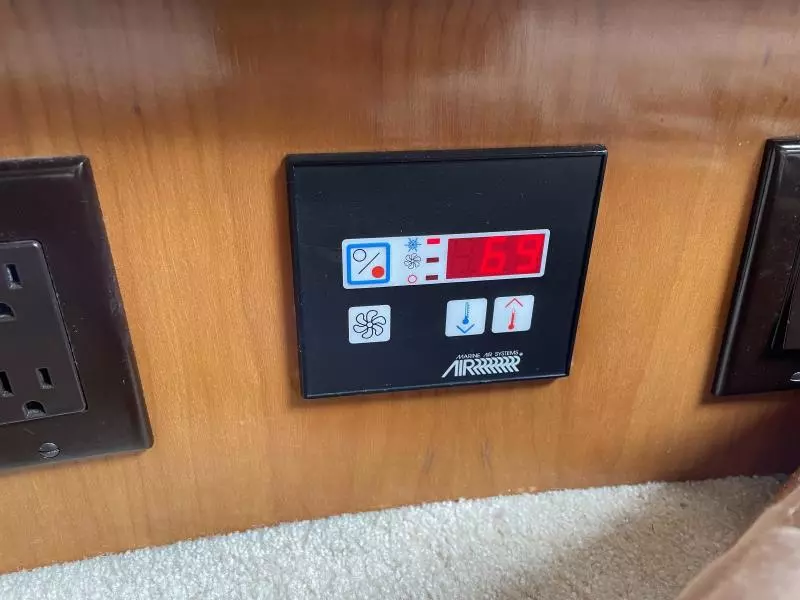 2001 Carver 396 Motor Yacht