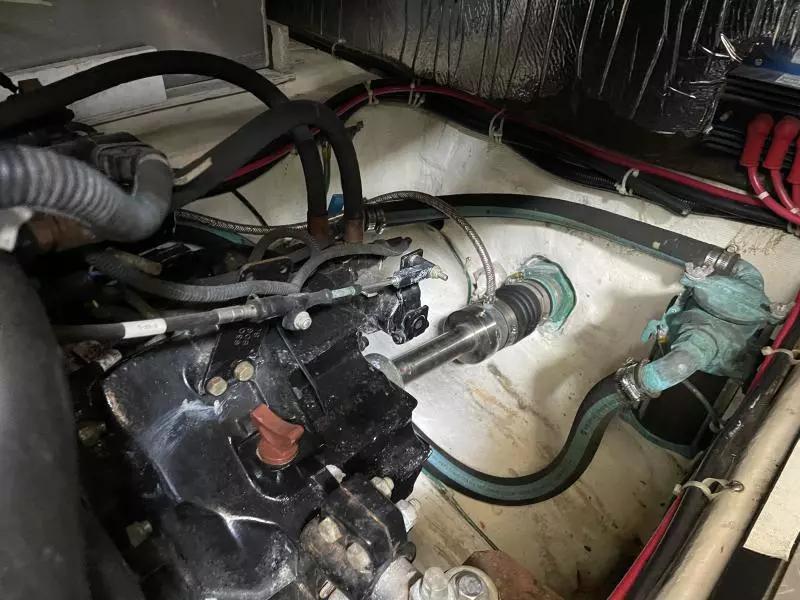 2001 Carver 396 Motor Yacht