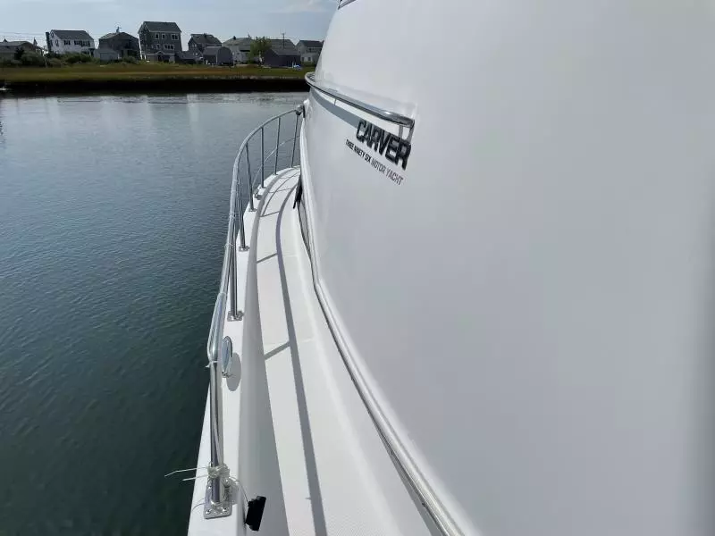 2001 Carver 396 Motor Yacht