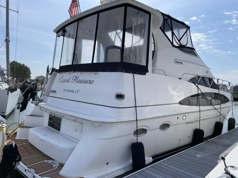 2001 Carver 396 Motor Yacht