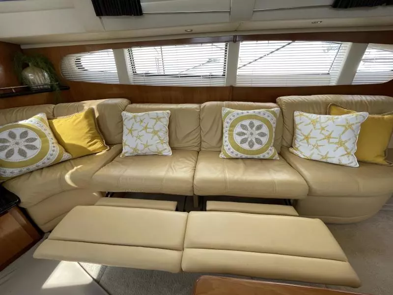 2001 Carver 396 Motor Yacht