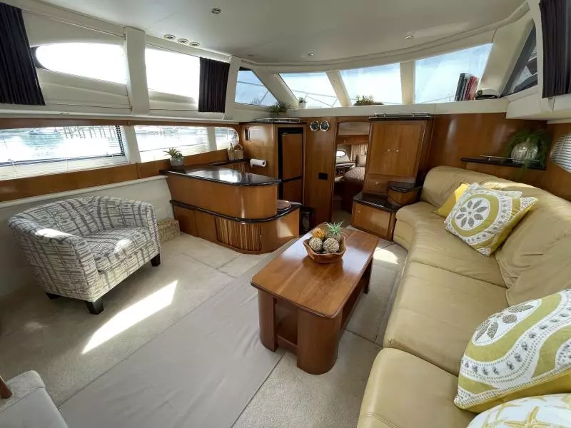 2001 Carver 396 Motor Yacht