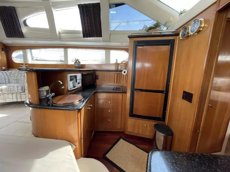 2001 Carver 396 Motor Yacht