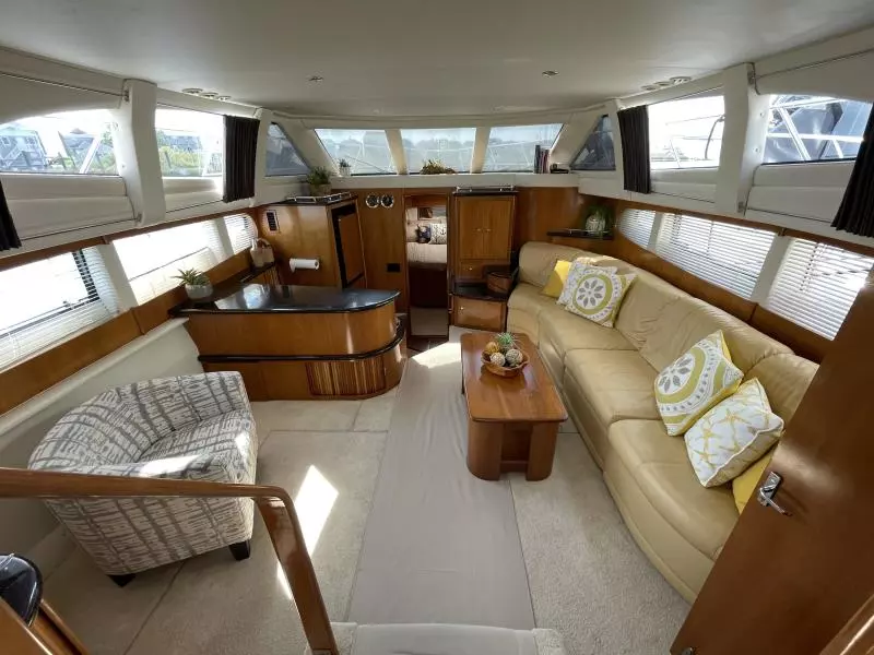 2001 Carver 396 Motor Yacht
