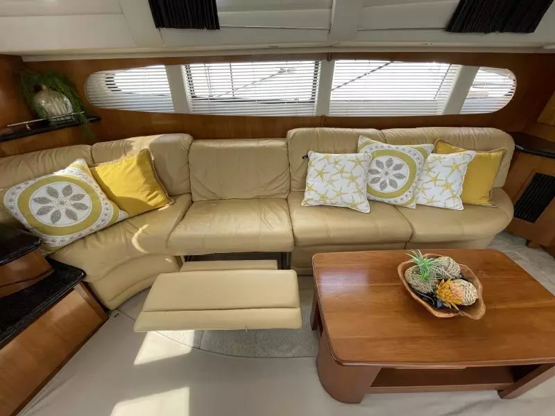 2001 Carver 396 Motor Yacht